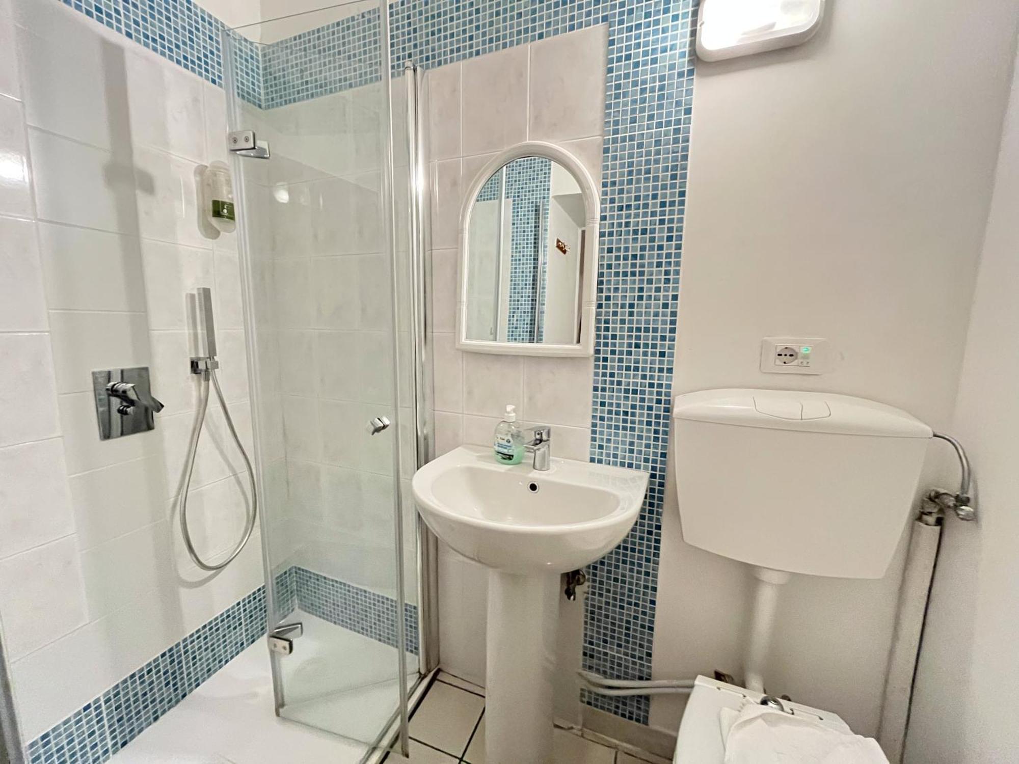 Le Violette Otel Lucca Oda fotoğraf